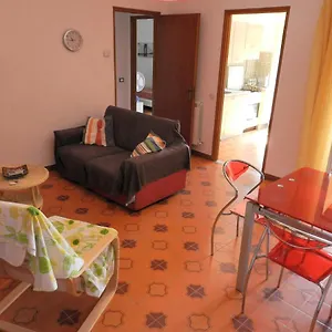 In Marina: A Step Away From The Sea And From The Center! , Patti Italia